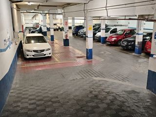 Car parking in Calle Alonso Castrillo 21