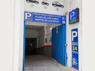 Parking coche en Calle de Martín de los Heros 23