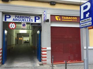 Location Parking moto à Calle de romero robledo 9. Parking cómodo y seguro en argüelles