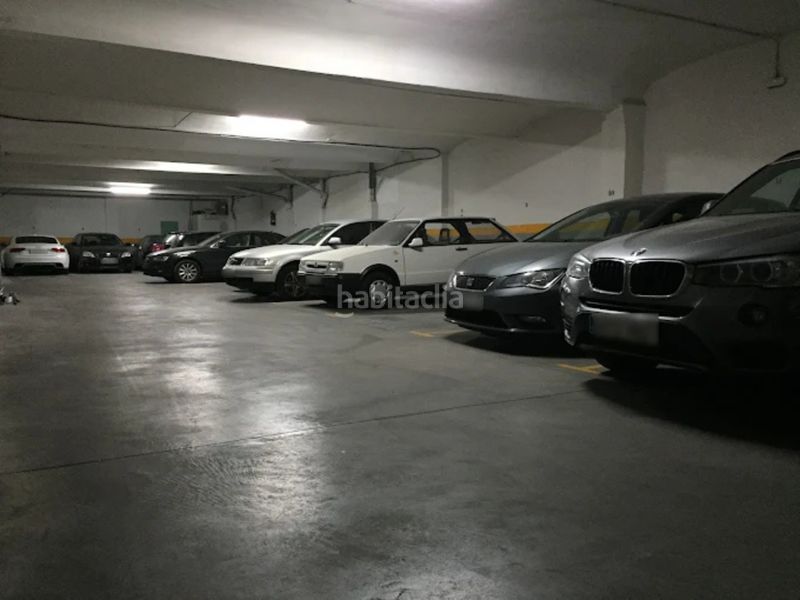 Foto bf7f5787-1ff3-40cb-ba3f-5739dfff8c3b. Rent car parking in calle de romero robledo 9 in Argüelles Madrid