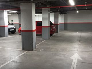 Location Parking voiture à Calle de seco 1. Ótimas plazas de garaje con vigilancia 24h y entrada cómoda en m