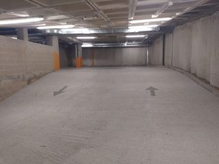 Miete Autoparkplatz in Calle de la salud 2. La mejor plaza con videovigilancia 24h y entrada cómoda en el ce