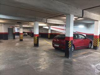 Parking voiture à Calle de Vital Aza 46