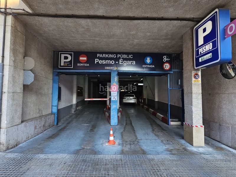 Foto cecd09dd-93e6-4952-94a9-b697a6d99ace. Rent car parking in carrer de giralt i serrà 18 in Terrassa