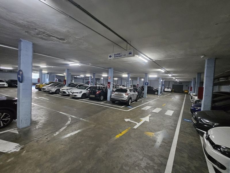Foto d16947ec-6550-4c64-ada6-eecb06b481f1. Rent car parking in carrer de giralt i serrà 18 in Terrassa