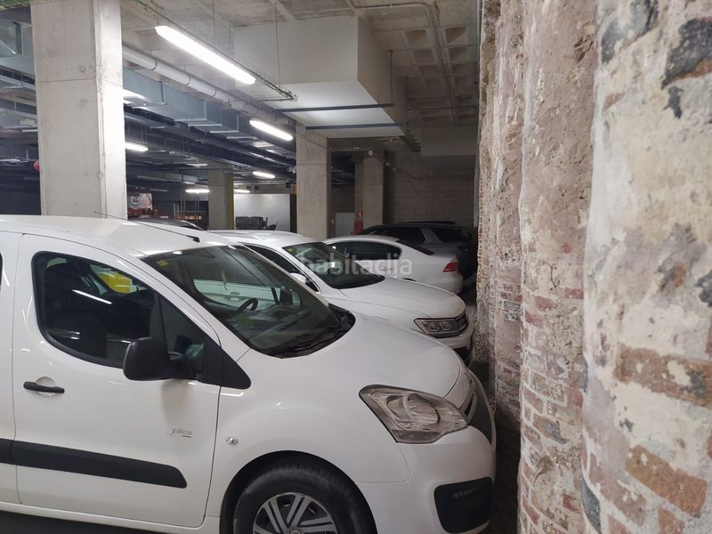 Foto 430ca167-fa30-472a-adb8-ceb59c63fd84. Miete motorradparkplatz in calle de la salud 2 in Madrid