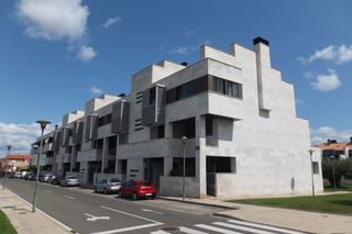 Flat  Calle fermín gurbindo. Piso en cl fermin gurbindo, lardero (la rioja)