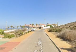 Casa a Guardias Viejas. Casa en c. jardineros, el ejido, almería