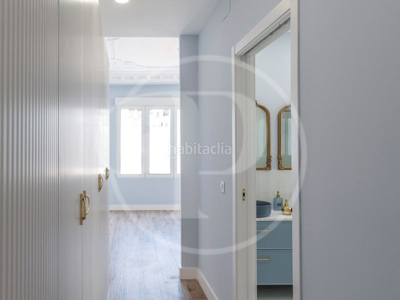 Foto ed3b004a-26ce-4e7a-b0c0-c0f84a9ec36a. Pis a Russafa Valencia