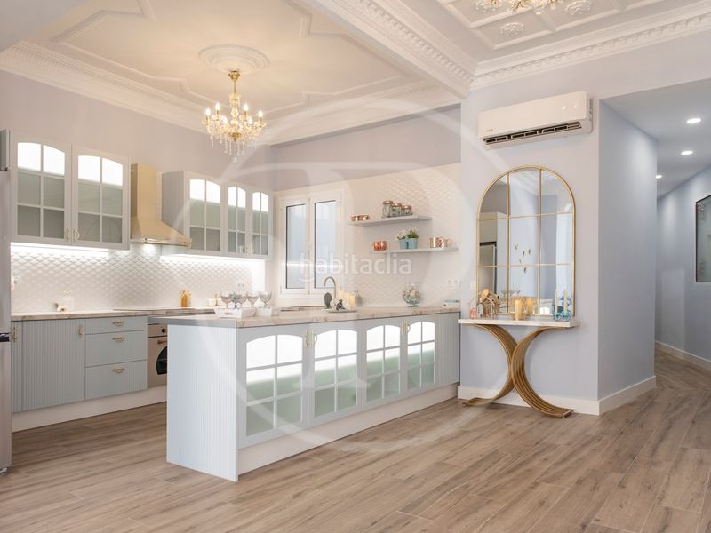 Foto fd212c59-3703-4099-80a4-f4fde3d886d7. Pis a Russafa Valencia