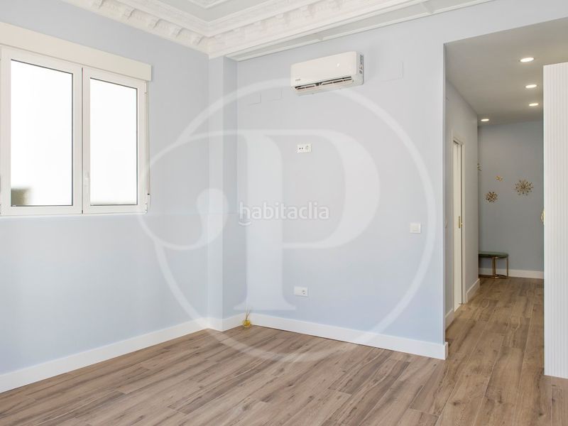 Foto fdc39806-bd95-4880-a7a2-f48824e636b9. Pis a Russafa Valencia