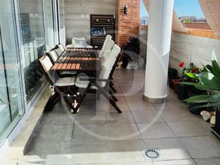 Penthouse  Carrer joaquim escriva retor. Fantástico ático de una sola planta en catarroja