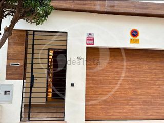 Haus  Calle sant lluis. Vivienda unifamiliar con licencia turística en aldaia