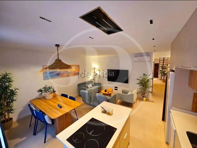 Foto c0ce0624-45ec-4eb0-815e-64ade47f70c9. Casa amb aparcament a Aldaia