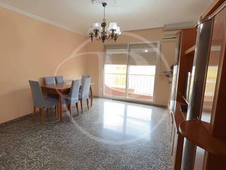 Etagenwohnung  Calle palacio. Amplia vivienda de 4 dormitorios con ascensor en alfafar