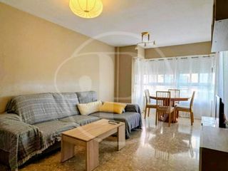 Apartamento  Calle cebrian mezquita. Amplia vivienda exterior con balcón y ascensor en valencia