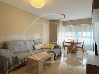 Apartment  Calle cebrian mezquita. Amplia vivienda exterior con balcón y ascensor en valencia