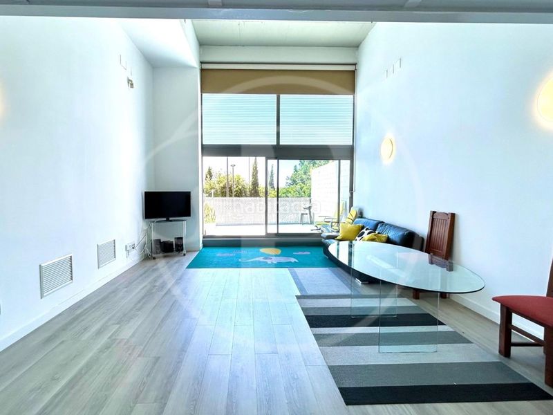 Foto ed266289-1557-4270-a51c-100db8ba7846. Estudi amb piscina a Barrio de la Luz Xirivella