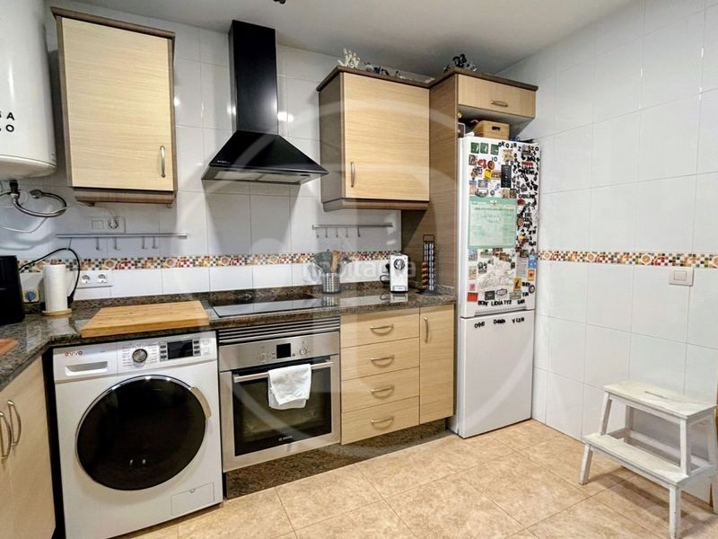 Foto 8f164e28-7b49-4e38-b7d0-05f200725f95. Apartament amb aparcament a Silla