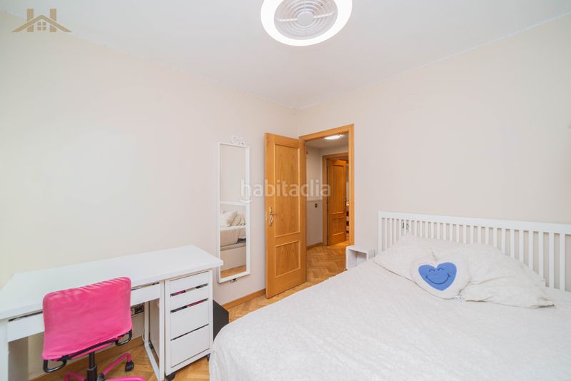 Foto cf286a60-0588-4f97-bccb-87f27e88b67d. Pis amb xemeneia calefacció piscina a Valderas-Los Castillos Alcorcón