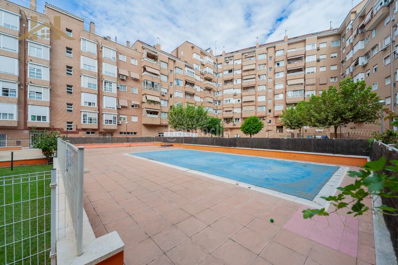 Foto 2767e0f1-7234-4d4e-8193-76f9ea06d61a. Flat with heating pool in Prado de Santo Domingo Alcorcón