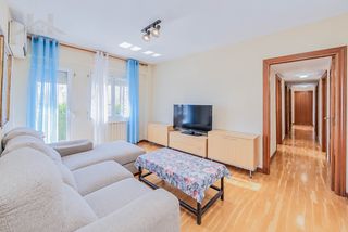 Etagenwohnung in Calle Hogar 68