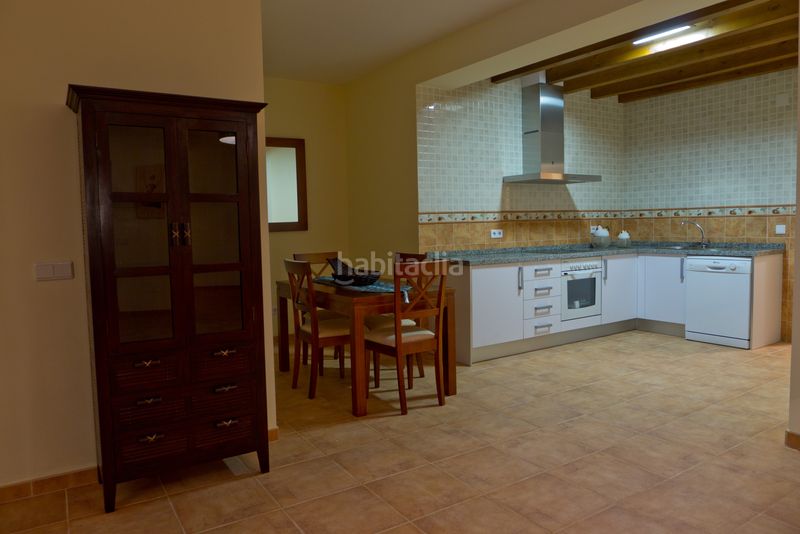Foto 0c995ce4-7f65-458b-bfdc-d14a2266d296. Casa aparellada amb aparcament piscina a Coín