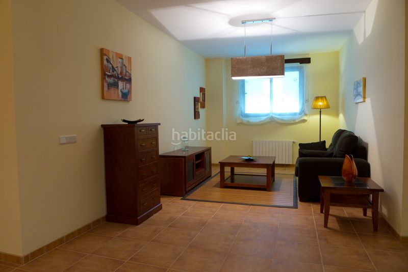 Foto 682e6f44-d5e5-4055-bb8a-e38bb6155225. Casa aparellada amb aparcament piscina a Coín