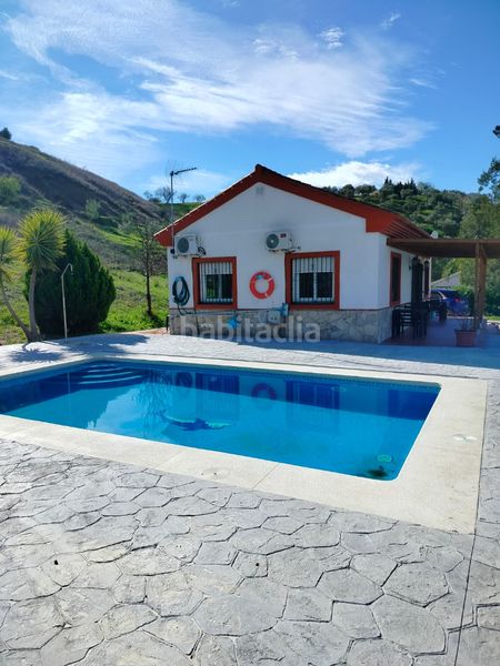 Foto 5a8e116f-a037-4ae7-ae8d-73c3ae757a86. Masia amb piscina a Coín