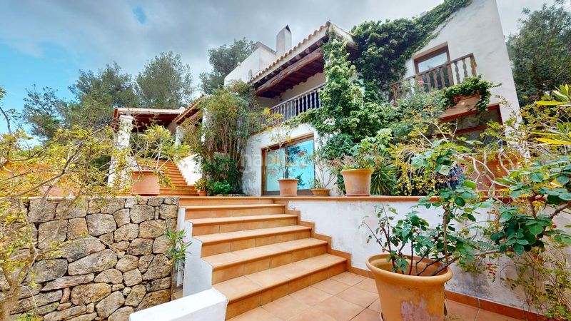Foto a28c0349-71b6-4bc6-aa2c-62f5dd9a7fde. Chalet dans lugar venda de safragell 7 dans Sant Joan de Labritja