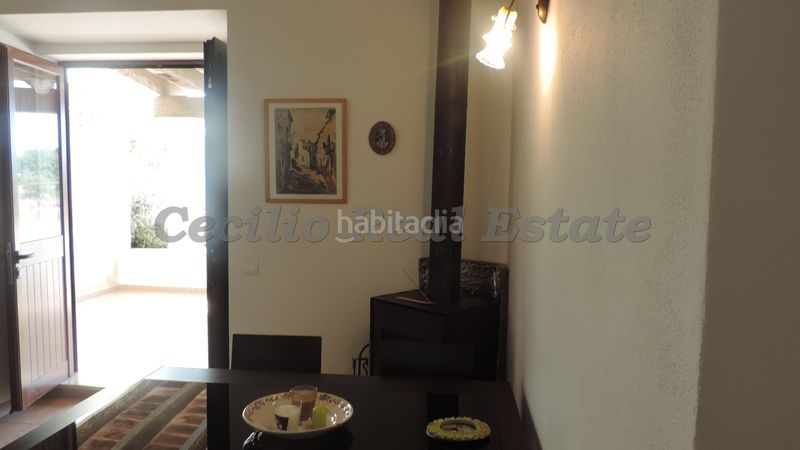 Foto 0cedf799-67ab-4abd-b276-f878dcba1c8d. Casa adossada amb xemeneia calefacció aparcament a Formentera
