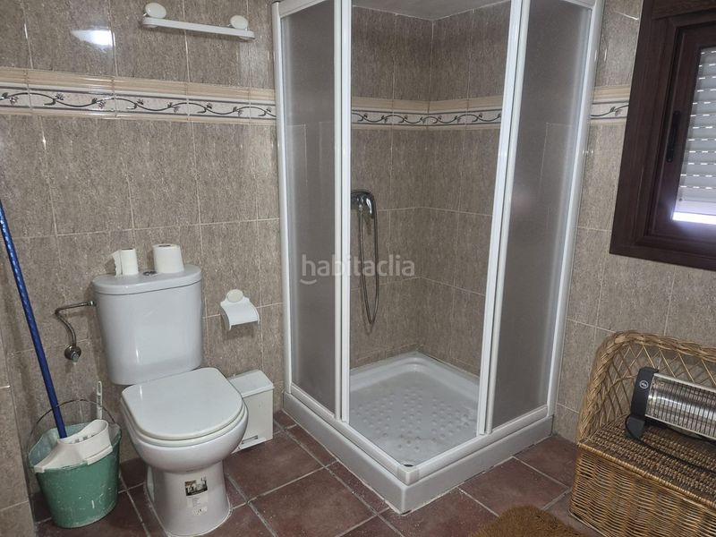Foto b1472a1f-3d04-4566-9cc4-e4b9862bd7c1. Casa adossada a Lubrín
