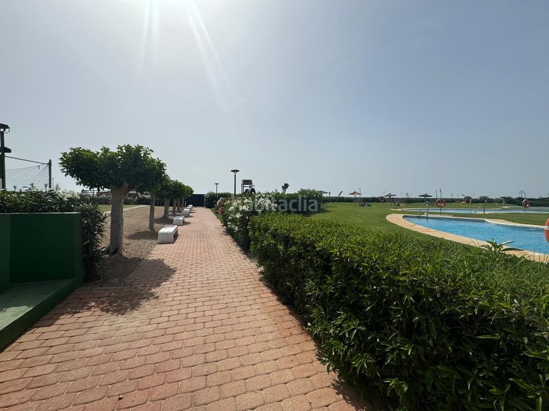 Foto 2de82cc3-bda2-4ae0-b02f-f6b45e385fa7. Apartament amb aparcament piscina a El Playazo Vera