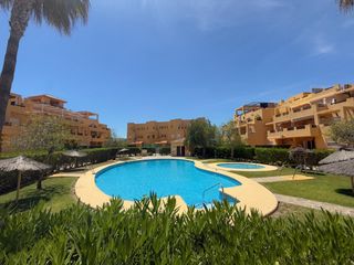Casa adossada  Calle calle amarguillos. Adosado tamaño xxl 3 hab., 4 terrazas, sótano y piscinas en puer