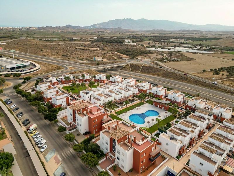 Foto 0133f81f-fcdd-4718-9e4b-aa9c0bafd3d7. Duplex con parcheggio piscina in Lomas del Mar Vera