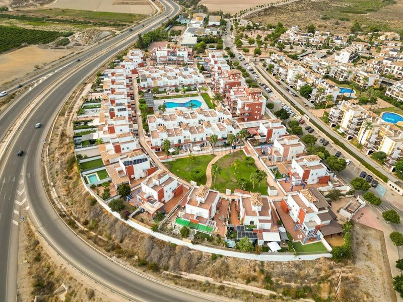 Foto 39fd5d13-3c6f-45ff-9264-bc220a7f4770. Duplex con parcheggio piscina in Lomas del Mar Vera