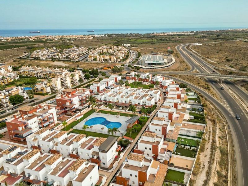 Foto 9e274449-4943-4263-a7aa-4447fca8f009. Duplex con parcheggio piscina in Lomas del Mar Vera