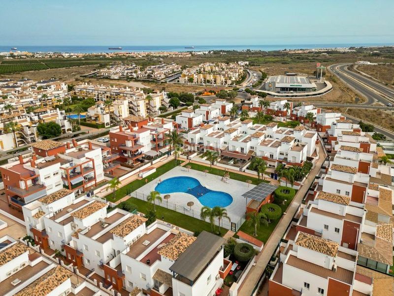 Foto e6ba27e4-8b62-4775-ba63-bff5571be527. Duplex con parcheggio piscina in Lomas del Mar Vera