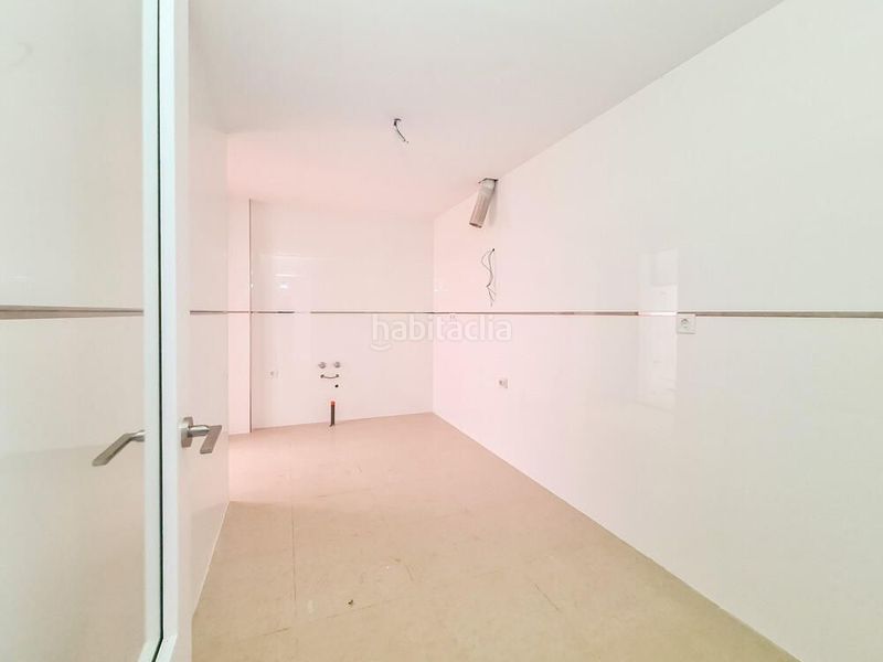 Foto c6860640-0d77-4516-a648-57d30f39dc74. Piso apartamento a estrenar con terraza, garaje y trastero a 170 m de la playa en Águilas