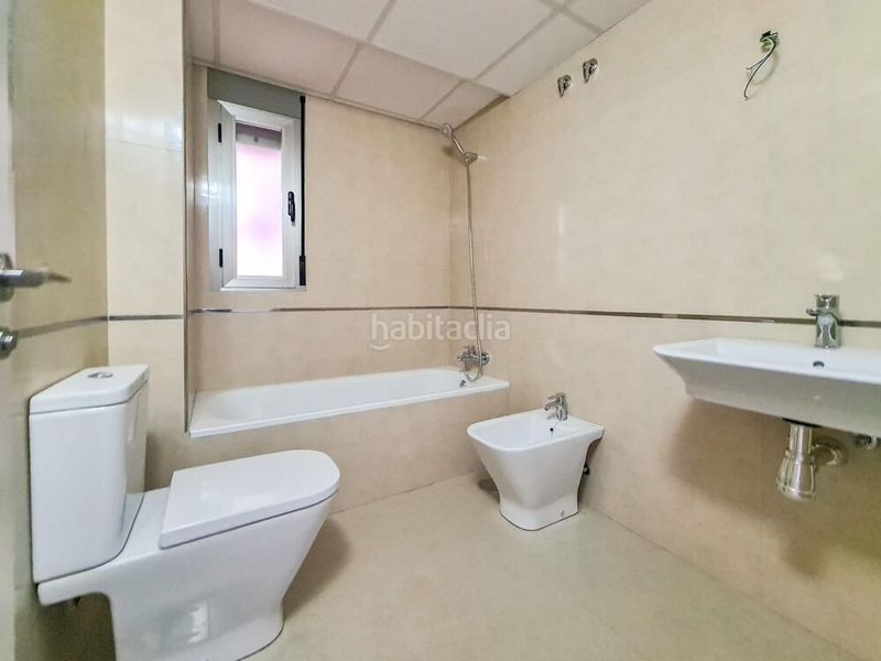 Foto f7c4a60e-4c32-4630-beb1-aa565f68b235. Piso apartamento a estrenar con terraza, garaje y trastero a 170 m de la playa en Águilas