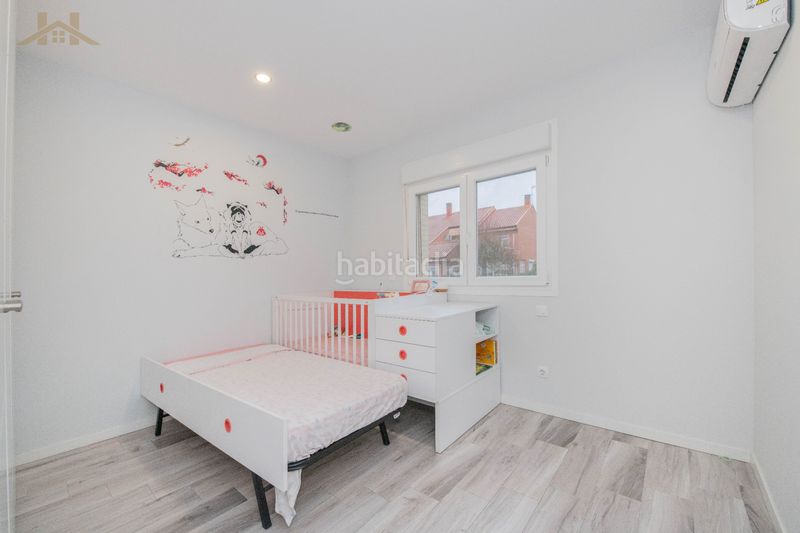 Foto 93fc55c3-5f29-459f-97ff-77bd5700142c. Maison jumelée dans calle simone de beauvoir 32 dans Rivas - Vaciamadrid