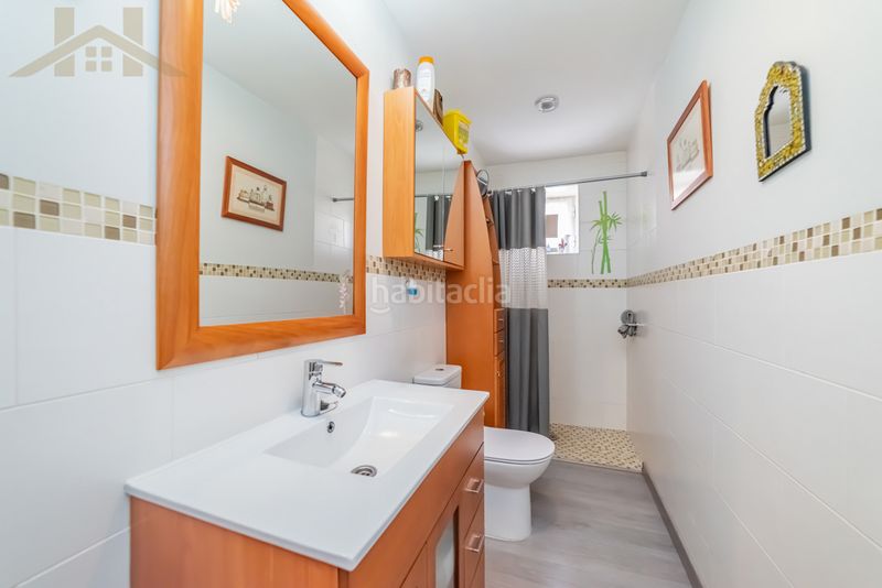 Foto b8b22f0c-1bcd-4fdf-a4b6-4e53341c7edc. Casa aparellada amb xemeneia calefacció aparcament piscina a Rivas - Vaciamadrid