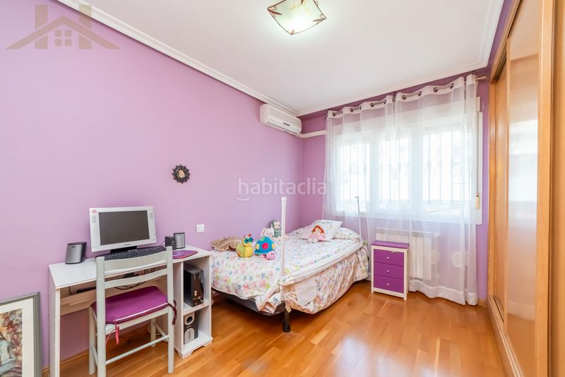 Foto cd72b707-7f31-45e5-82fc-a172c99b6ef9. Casa aparellada amb xemeneia calefacció aparcament piscina a Rivas - Vaciamadrid