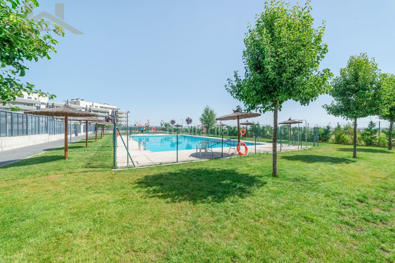 Foto 21fee486-cfa0-4475-9d3e-26d2b92e2cfe. Casa aparellada amb calefacció aparcament piscina a Rivas - Vaciamadrid