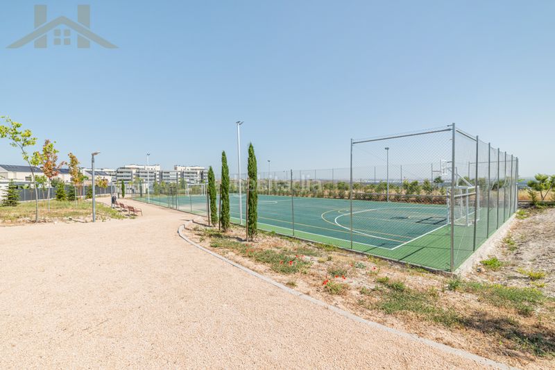 Foto f7c8af8d-3946-47bf-967c-c3f7c435eead. Casa aparellada amb calefacció aparcament piscina a Rivas - Vaciamadrid