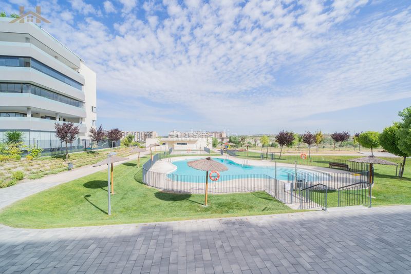 Foto 88c881c8-4c95-425e-b714-7a5e5841ad10. Pis amb calefacció aparcament piscina a Urbanizaciones Rivas - Vaciamadrid
