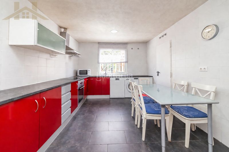 Foto 4344bbdc-ed1d-43bd-a934-1ffb9bc72690. Casa aparellada a calle carmen martín gaite 14 a Rivas - Vaciamadrid