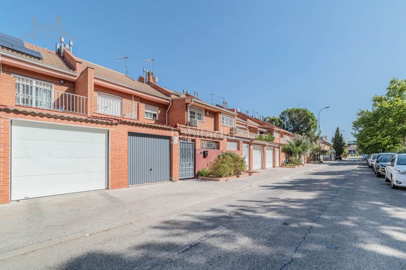 Foto 550075a9-2f32-4a8b-831f-9a4cd817dd86. Casa amb calefacció aparcament piscina a Casco Histórico Rivas - Vaciamadrid