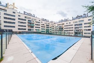 Flat  Calle simone de beauvoir. Piso de 3 dormitorios en el barrio de la luna