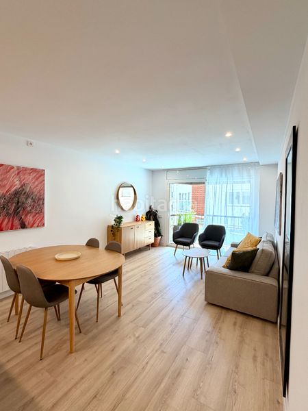Foto e864a66b-7fba-4b8a-afda-16e5872bbee3. Appartamento in carrer migdia 9 in Eixample Nord Girona
